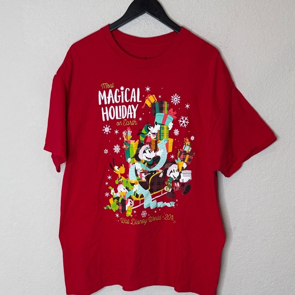 Disney Mens Red Magical Holiday T-Shirt.XXL